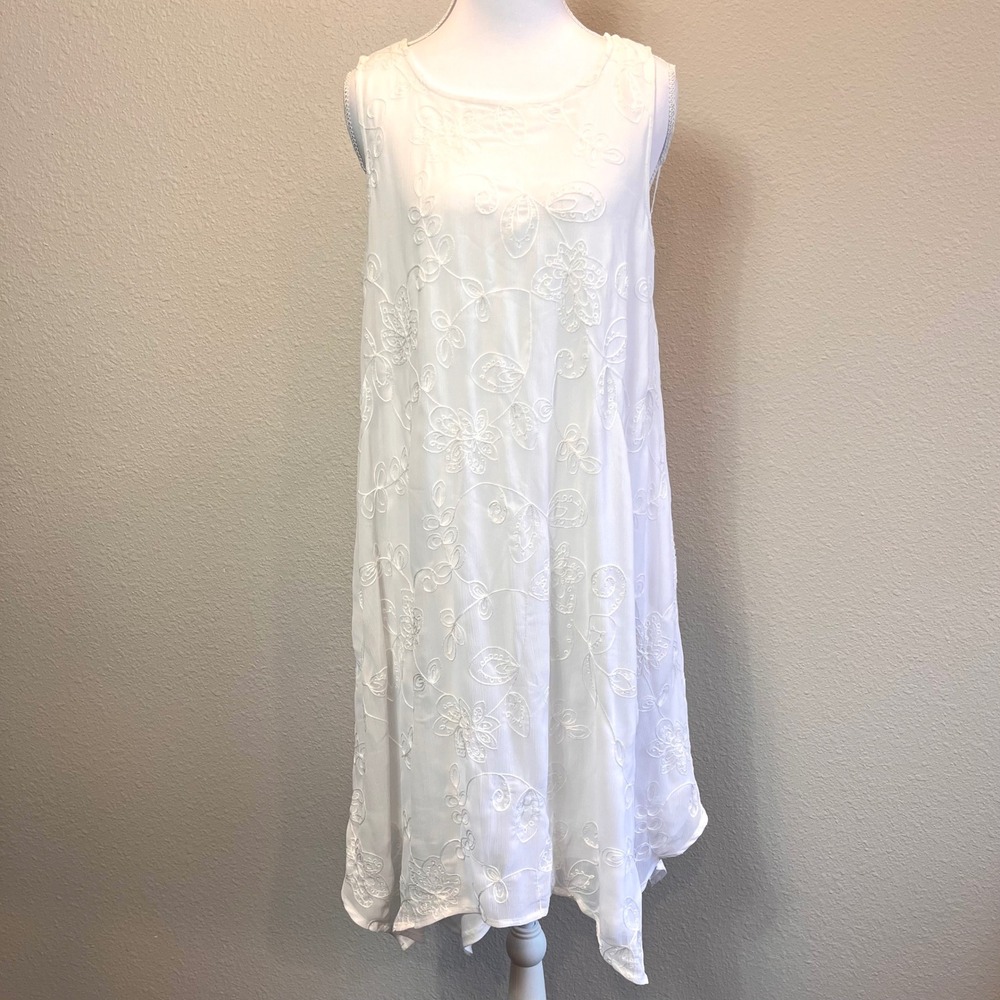 Elle Sleeveless Dress White Size Medium Embroidered Asymmetric Boho Chic Fairy
